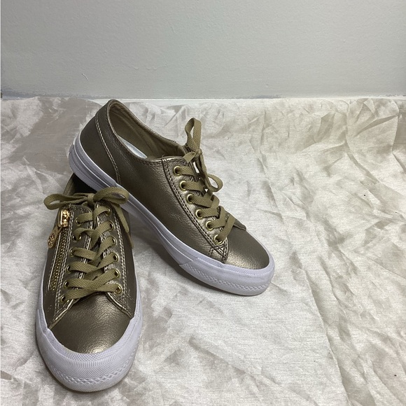 GUESS Gold Sneakers - Picture 3 of 4